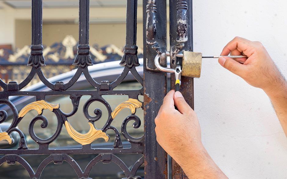 comment changer un barillet de porte fermée Nandy